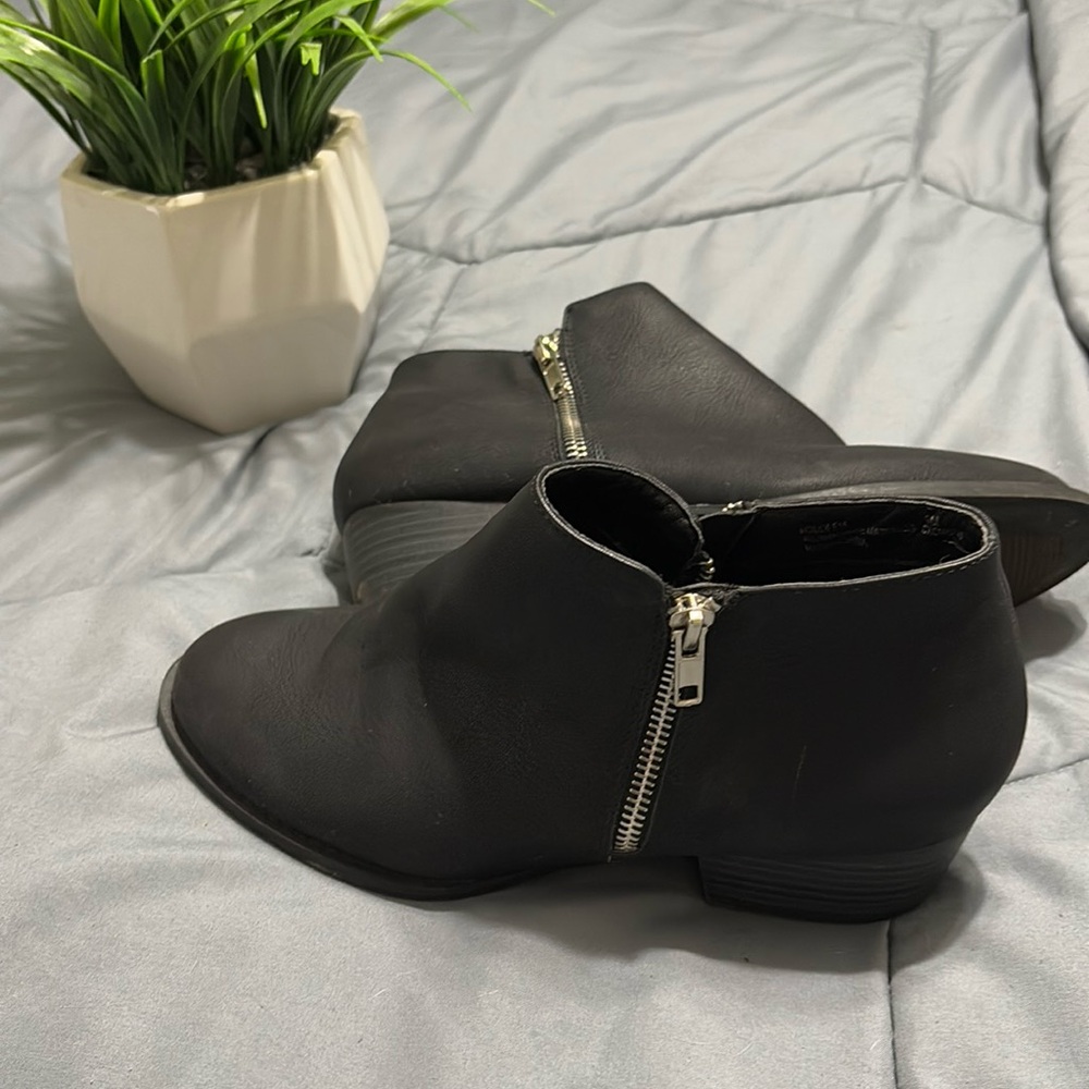 Booties 🖤